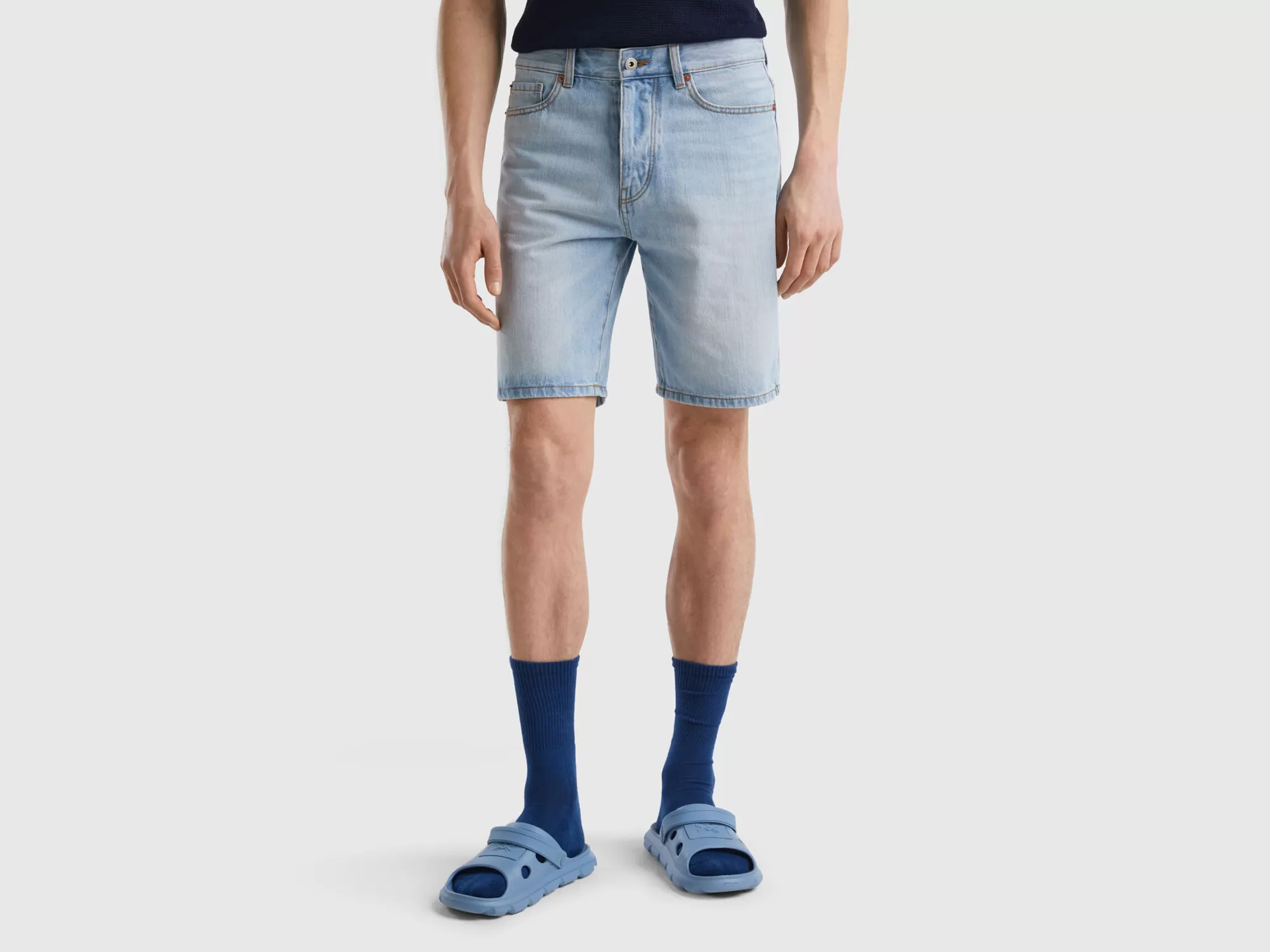 Benetton Bermudas Vaqueras Con Cinco Bolsillos-Hombre Pantalones Y Chinos