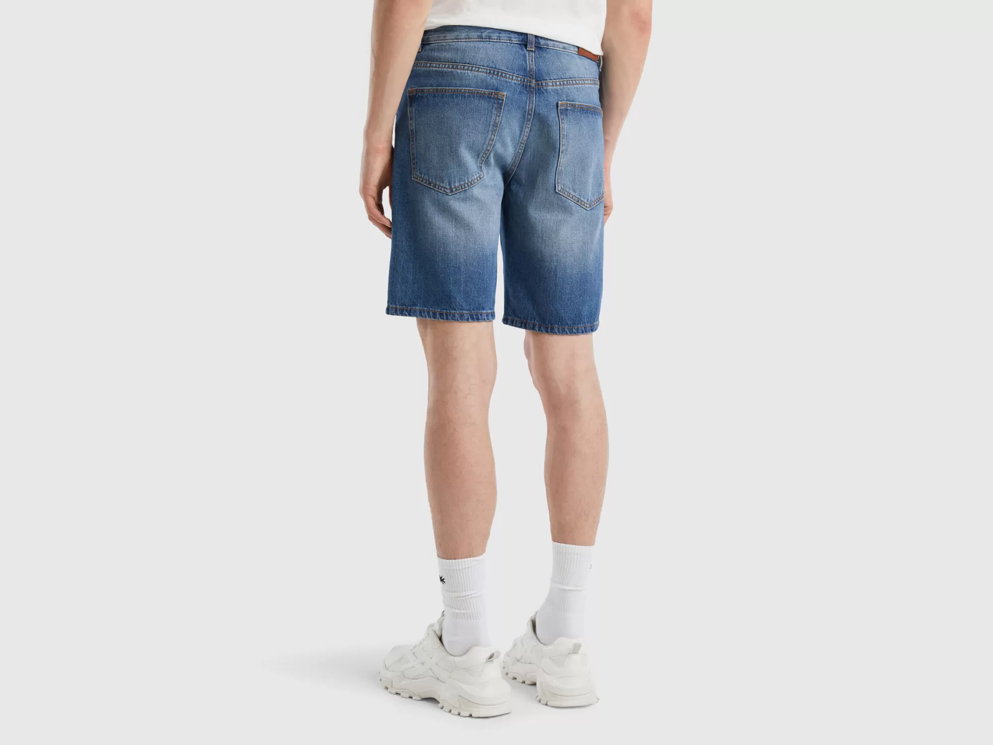 Benetton Bermudas Vaqueras Con Cinco Bolsillos-Hombre Pantalones Y Chinos