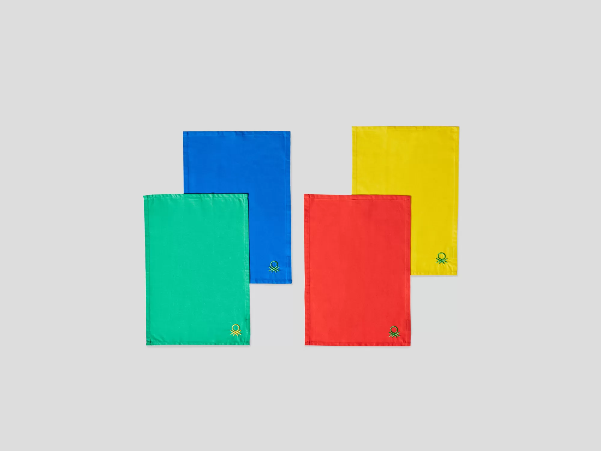 Benetton Cuatro Manteles Con Logotipo- Manteles Individuales