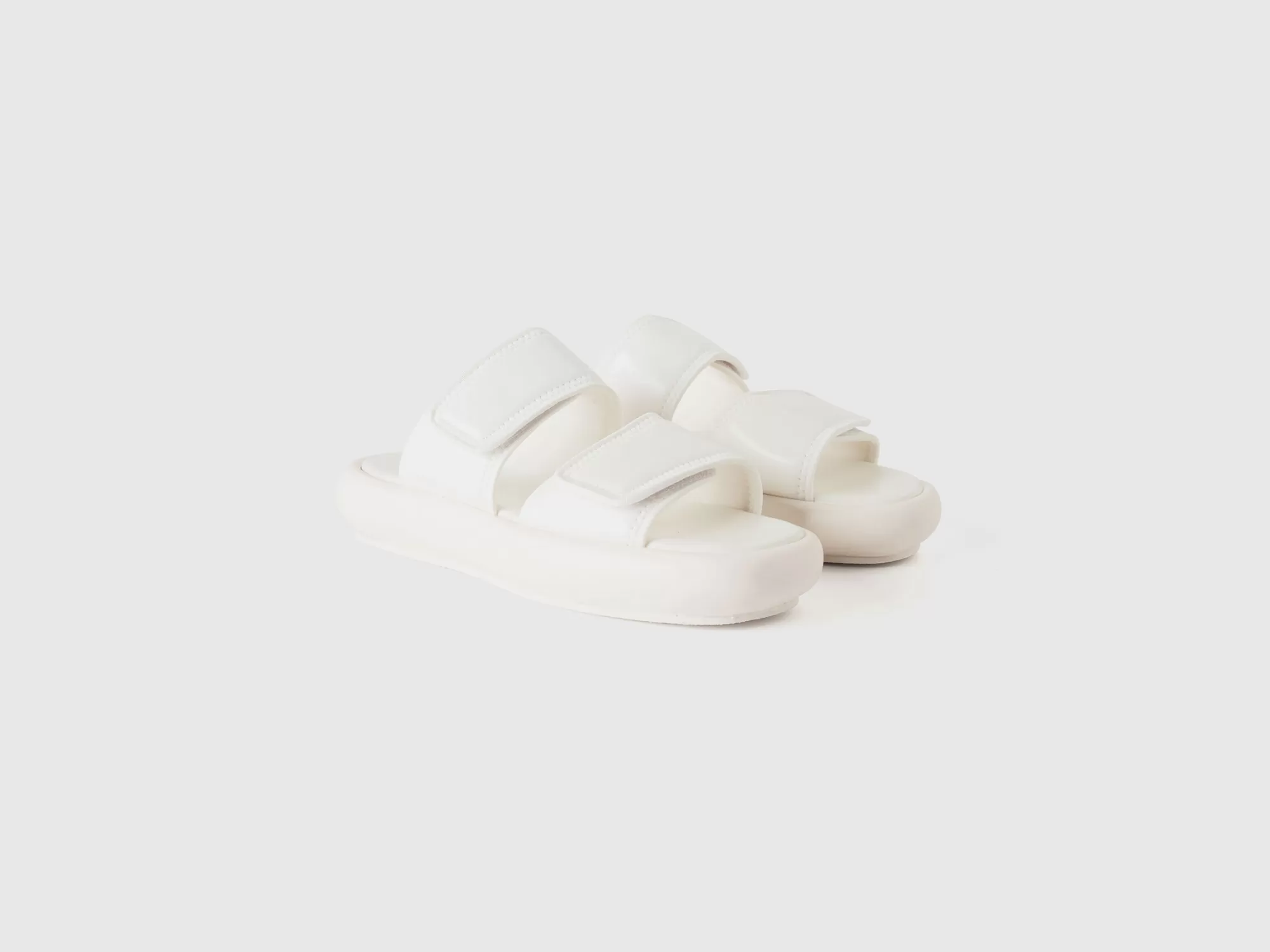 Benetton Zapatillas Blancas Con Tira Doble-Mujer Accesorios Y Calzado